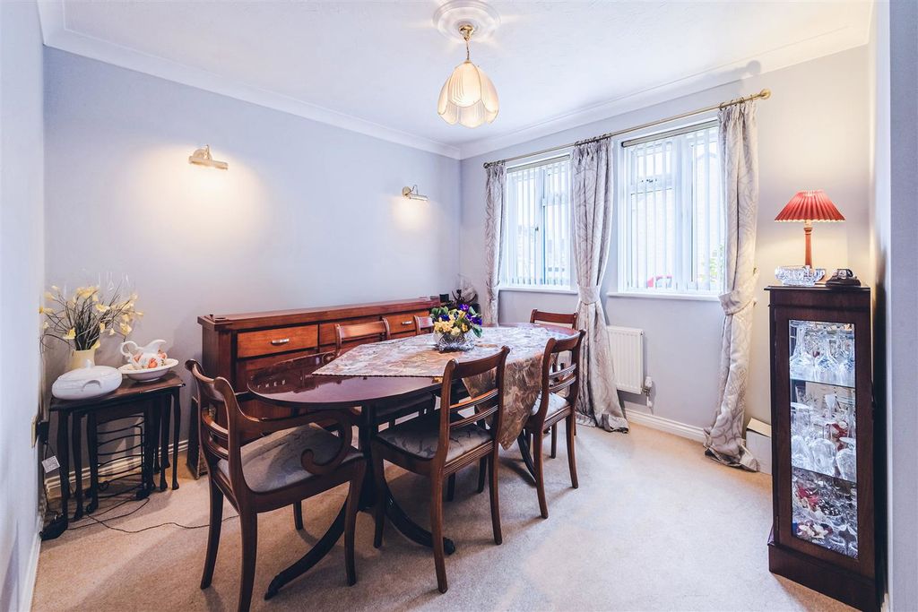 Property photo 3 of 25