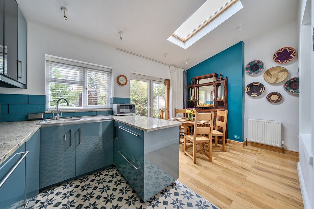 Property photo 3 of 17 Kitchen