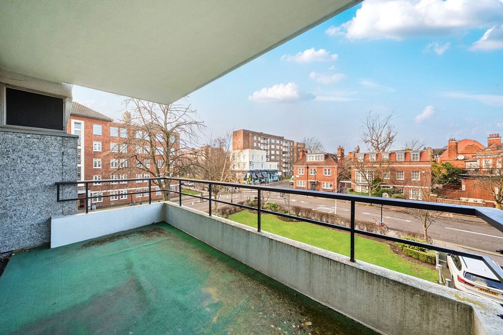 Property photo 2 of 18 Picture No. 17