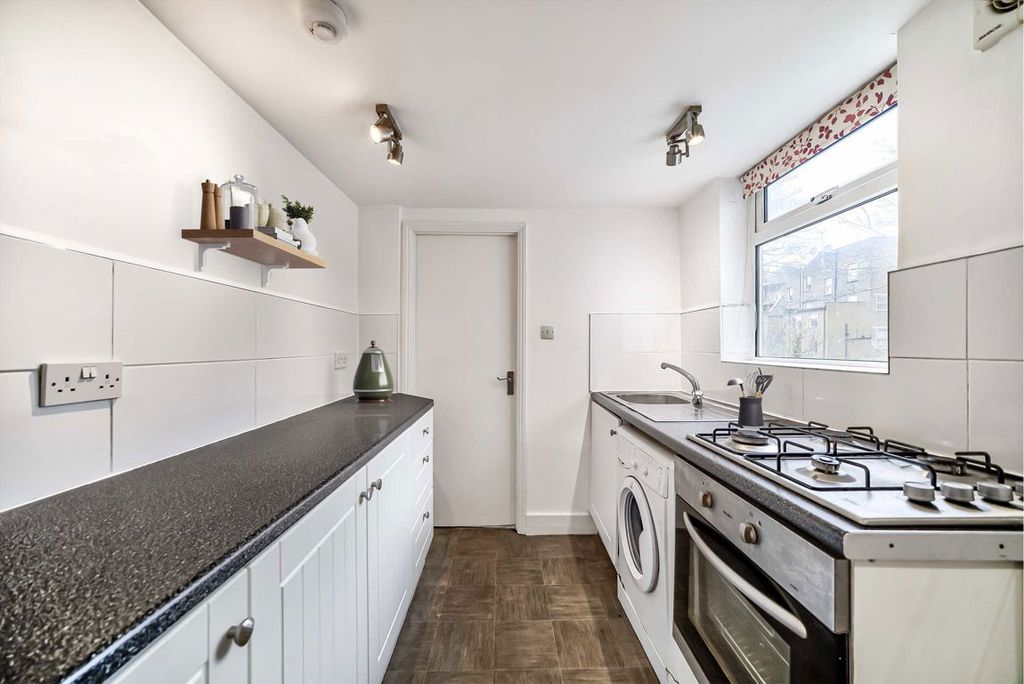 Property photo 3 of 5