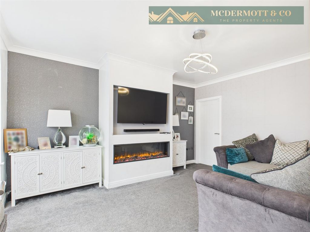 Property photo 2 of 31 Cam03850G0-Pr0158-Still006.Jpg