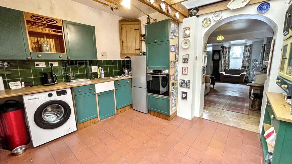 Property photo 3 of 11