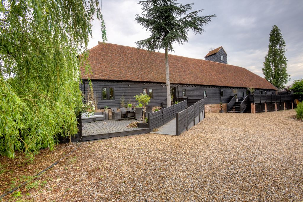 Property photo 1 of 20 External
