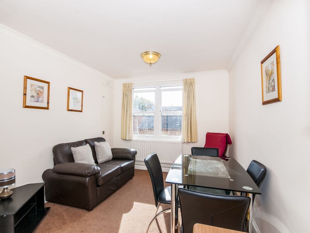 Property photo 2 of 6 Livingroom3