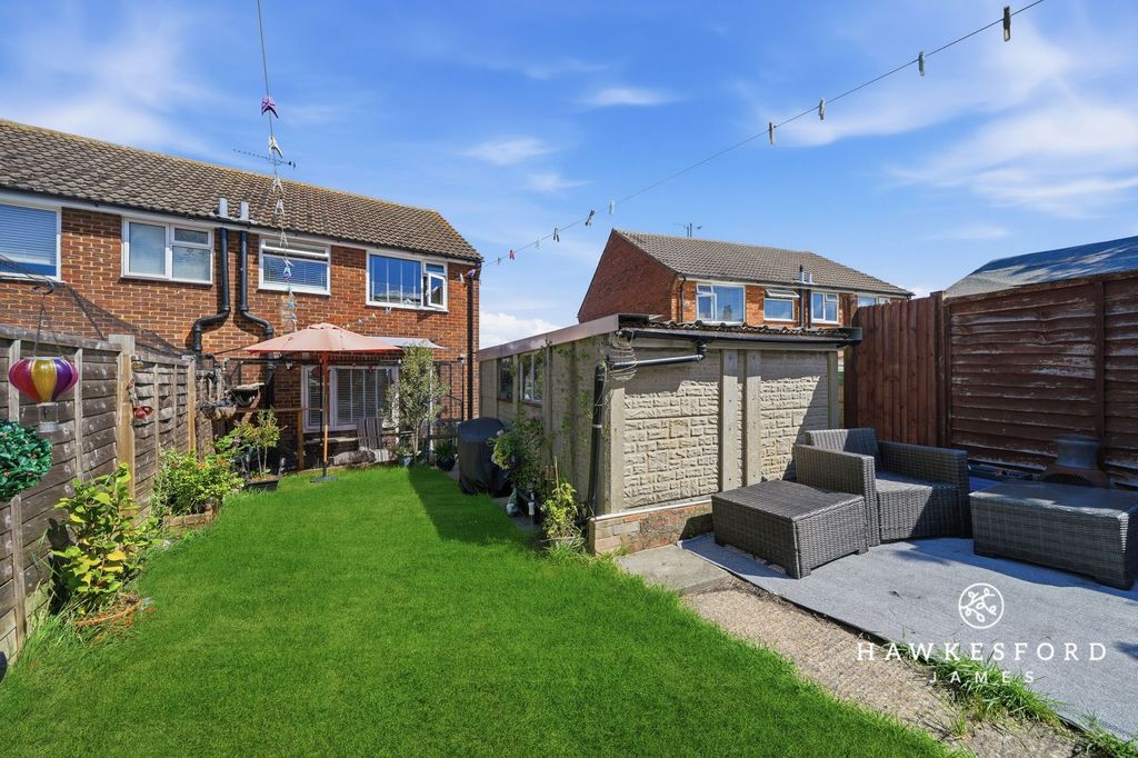 Property photo 2 of 11 Forge Road, Sittingbourne - Garden