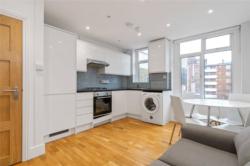 Property photo 2 of 10 Open Plan