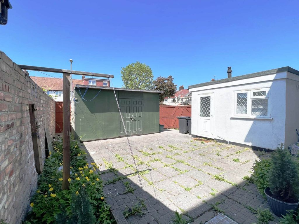 Property photo 2 of 11