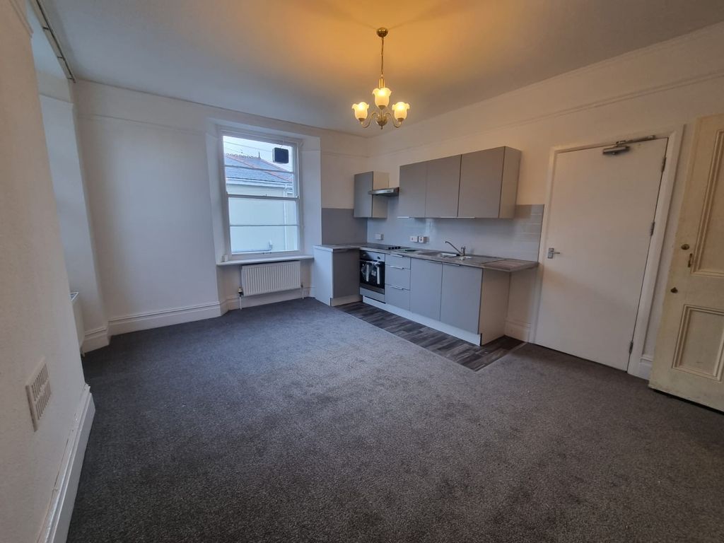 Property photo 1 of 4