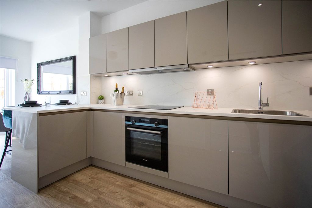 Property photo 3 of 16 Picture No. 23