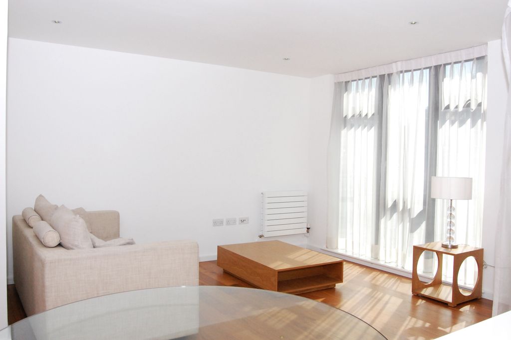 Property photo 1 of 8 Bright