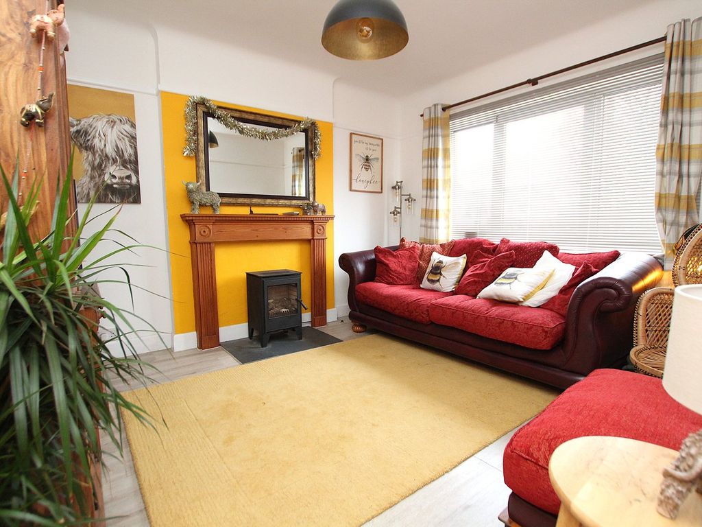 Property photo 3 of 32