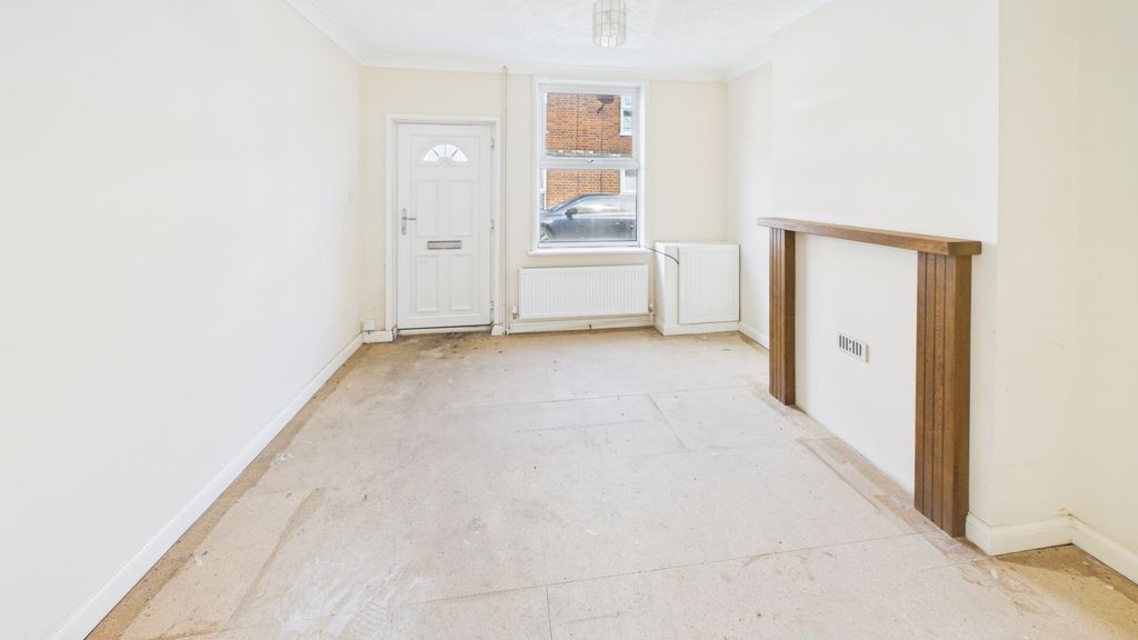 Property photo 2 of 8