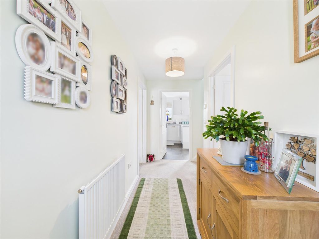 Property photo 2 of 28 Cam05474G0-Pr0020-Still002.Jpg