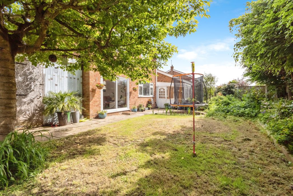 Property photo 3 of 21 Garden