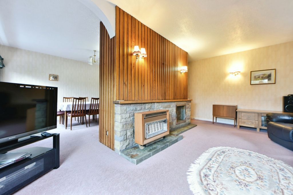 Property photo 3 of 17 Lounge Dining Areas