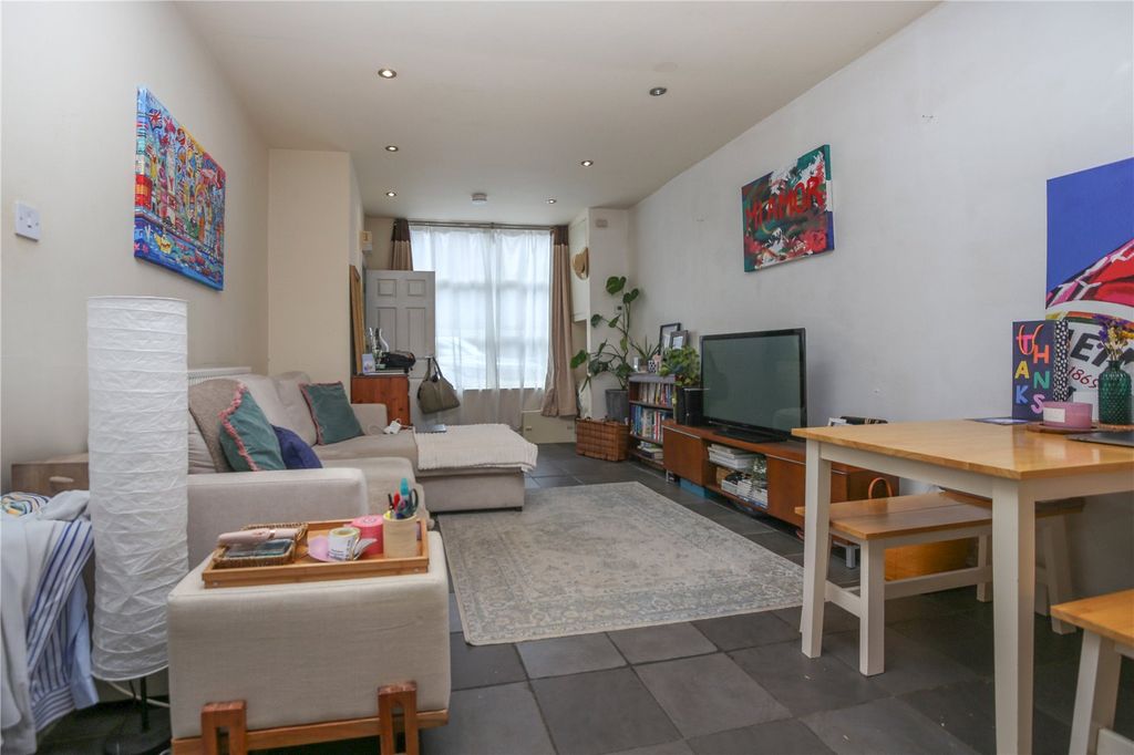 Property photo 1 of 10 Picture No. 17