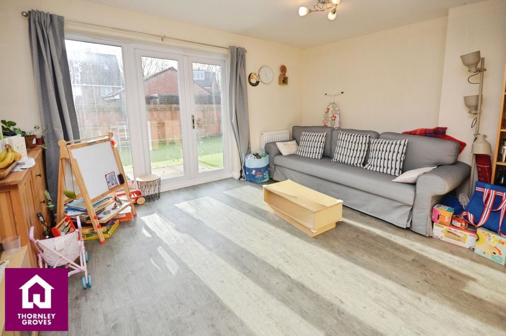 Property photo 2 of 18 Living Room