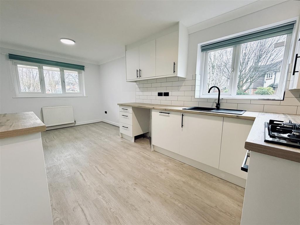 Property photo 3 of 28 Image 3