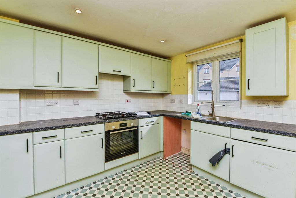 Property photo 3 of 17