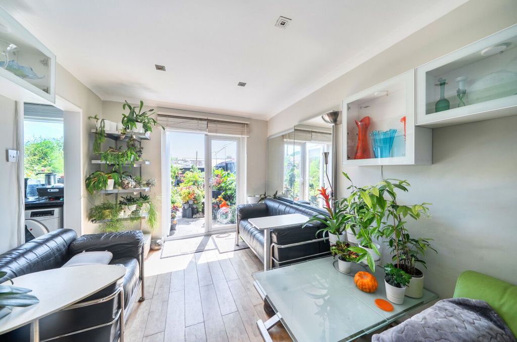 Property photo 2 of 19 1479787-16-6A3138...