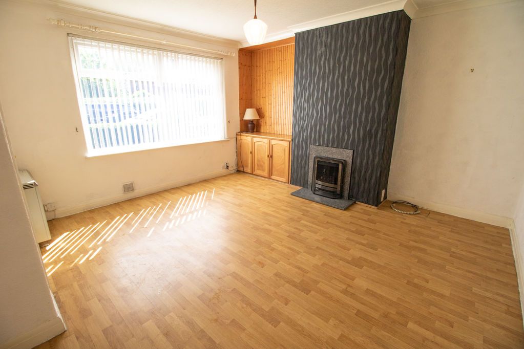 Property photo 3 of 15 Lounge