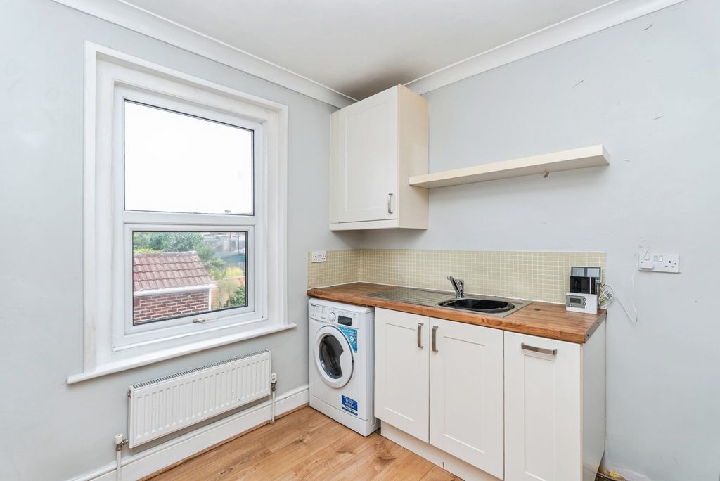 Property photo 3 of 12 Pbox-Img.Jpg
