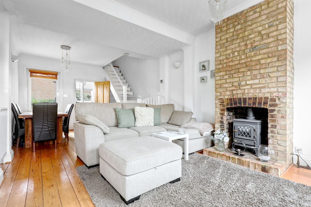 Property photo 2 of 11