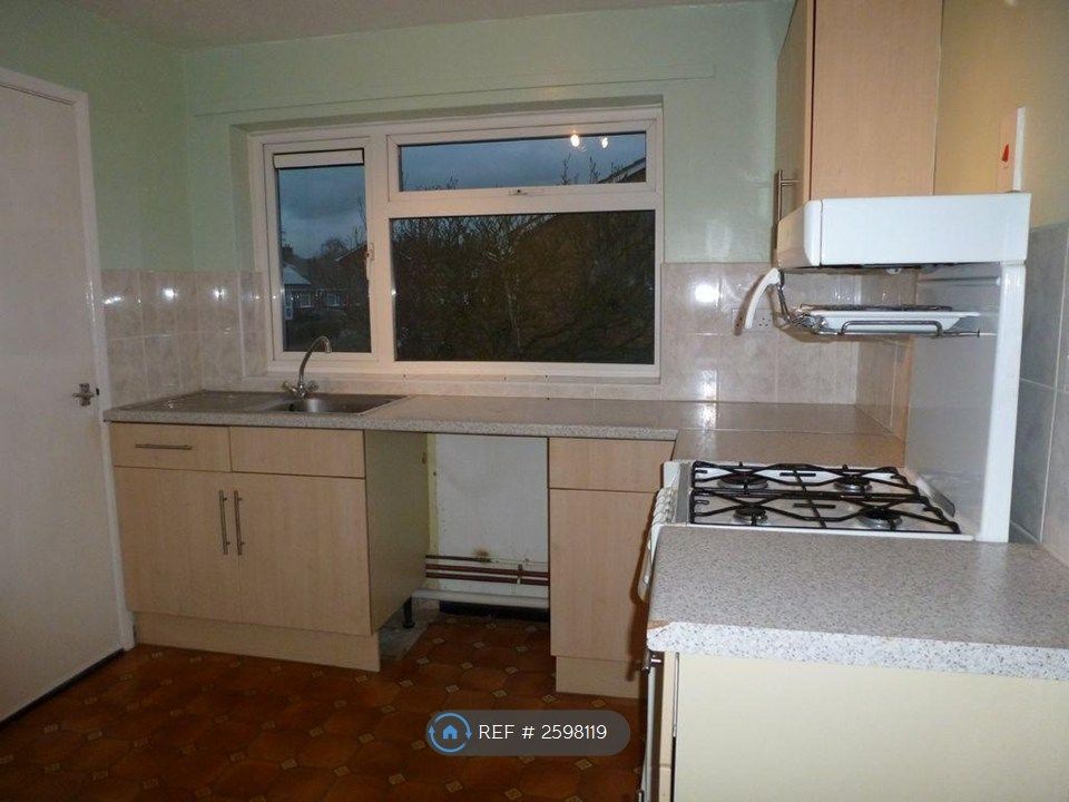 Property photo 3 of 7 Kitchen