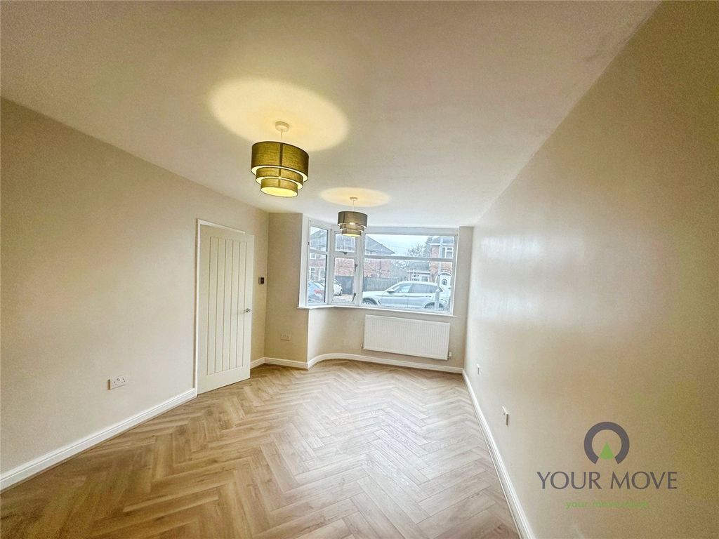 Property photo 2 of 15 Lounge Area