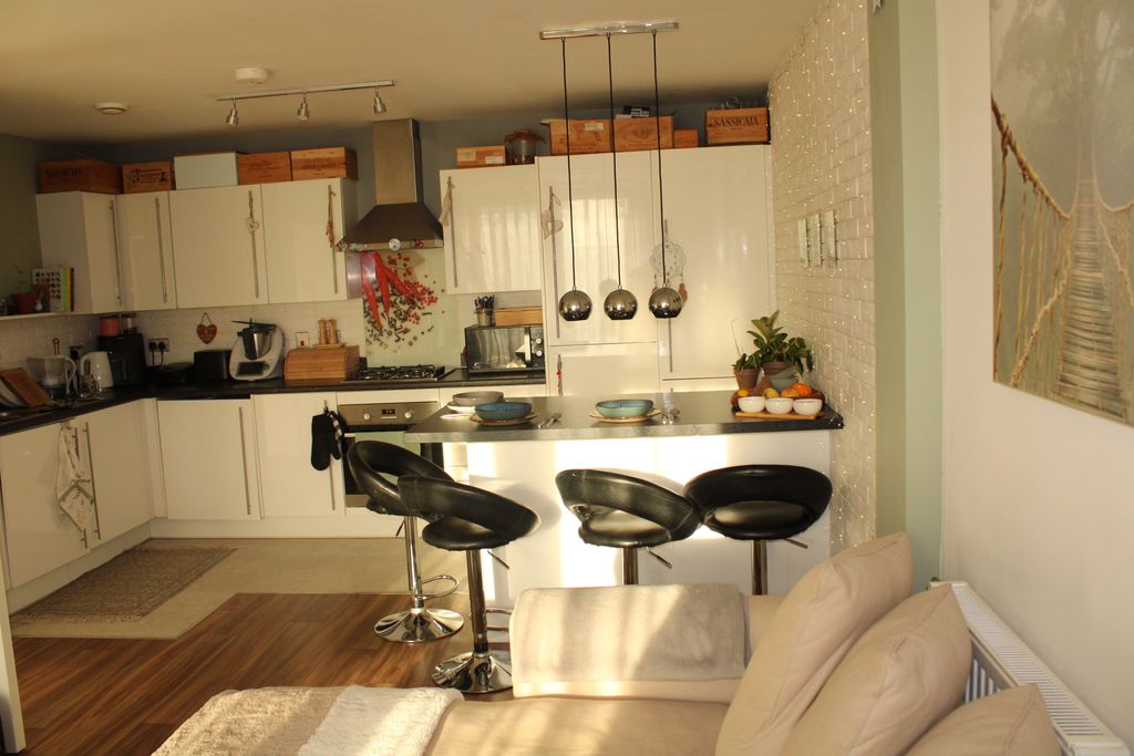 Property photo 2 of 8 Dining Area