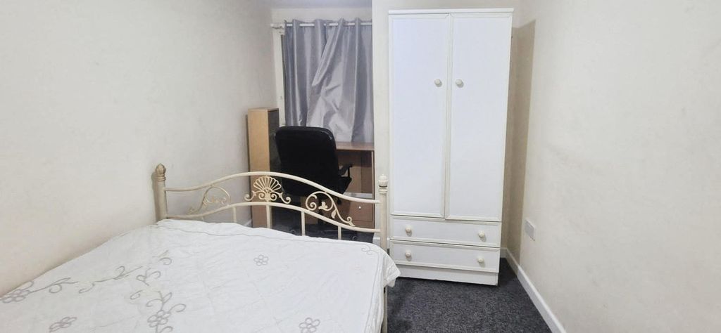 Property photo 2 of 4 Ea21A387-9866A976-25c4-48ee-9102-Fc3769Fdbd8A.Jpg