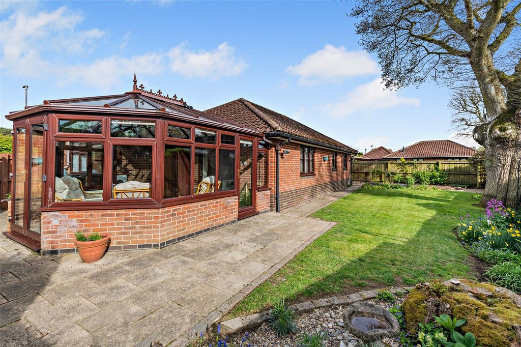 Property photo 3 of 22 Picture No. 02