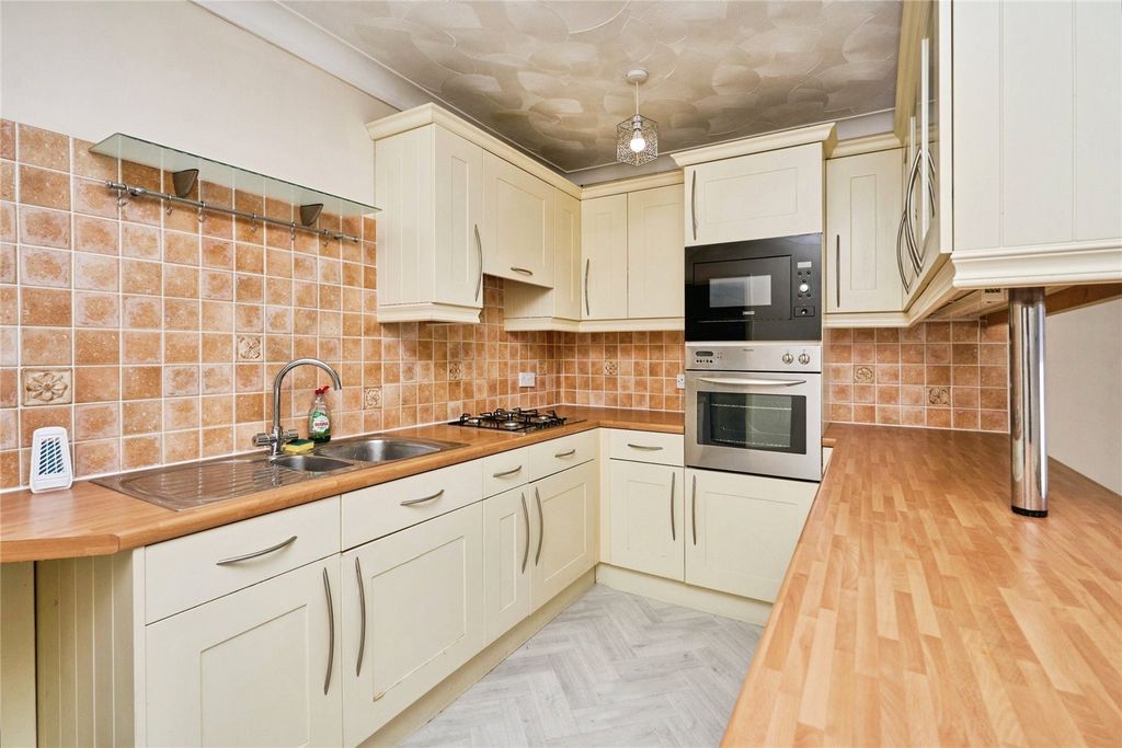 Property photo 3 of 9 Picture No. 10