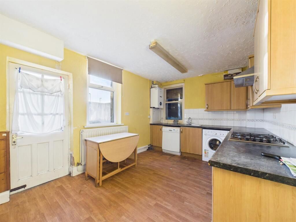 Property photo 3 of 14