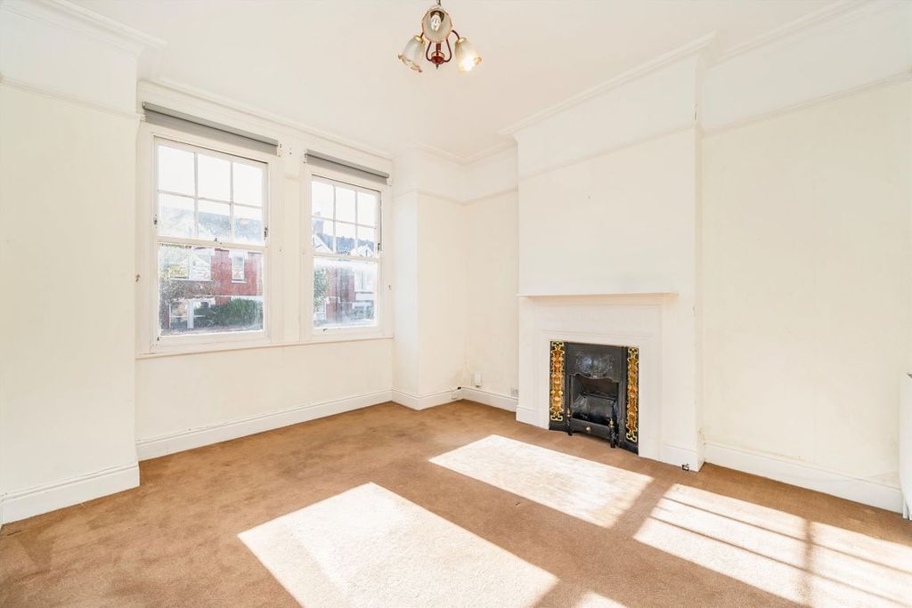 Property photo 2 of 7