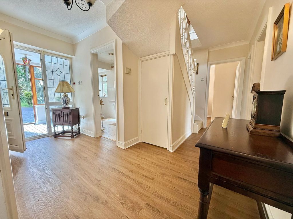 Property photo 2 of 34