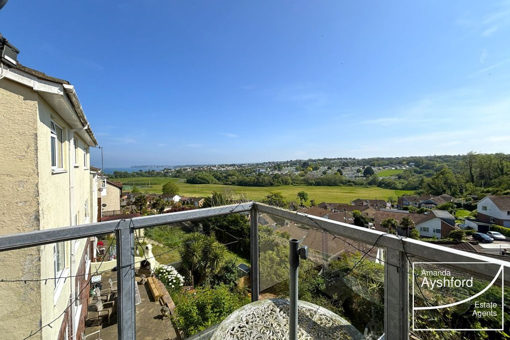 Property photo 2 of 32