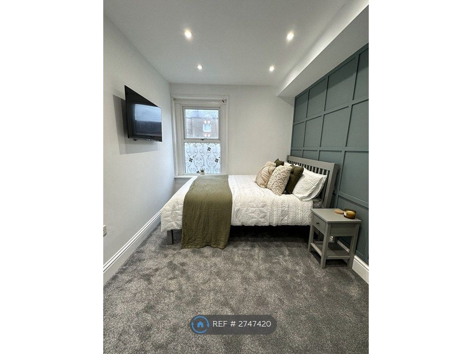 Property photo 3 of 10 Room 4