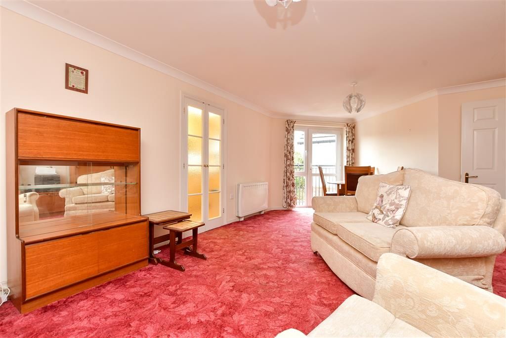 Property photo 1 of 17 Lounge/Diner