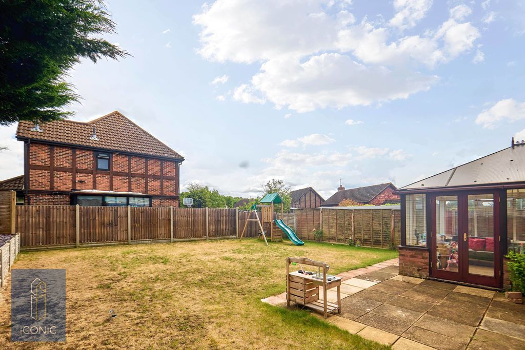 Property photo 2 of 18 Photo 16