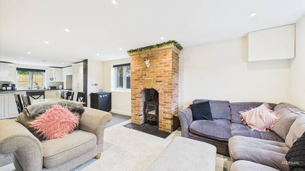 Property photo 3 of 17 4223394