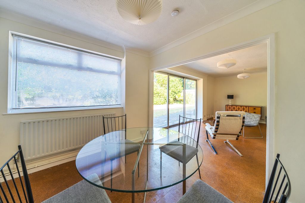 Property photo 3 of 13 1495292-15-6A58Fe...