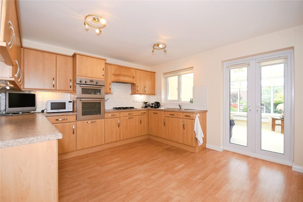 Property photo 2 of 17 Picture No. 09