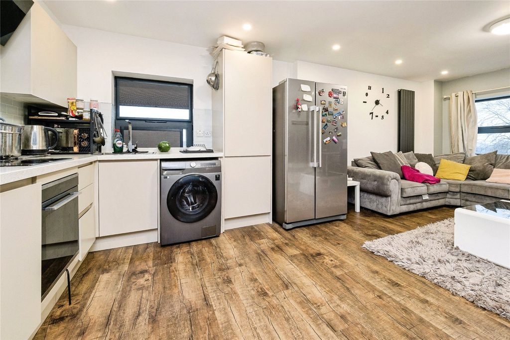 Property photo 3 of 14 Picture No. 06