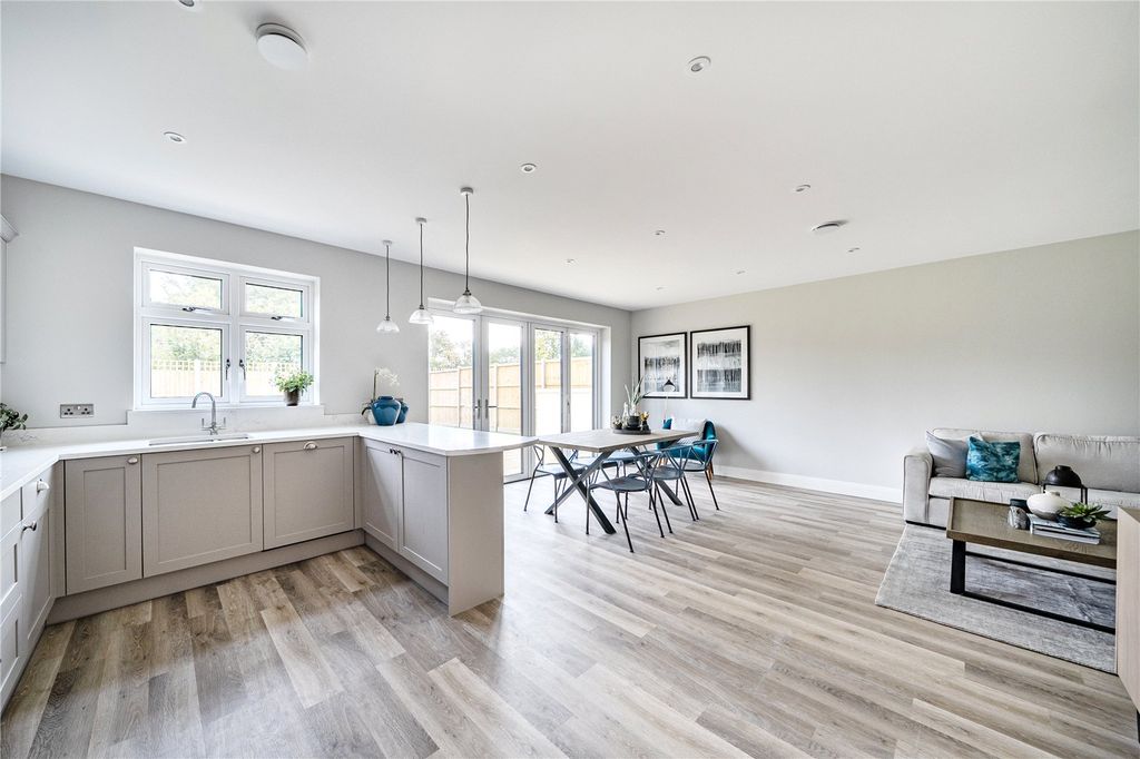 Property photo 2 of 20 Picture No. 21