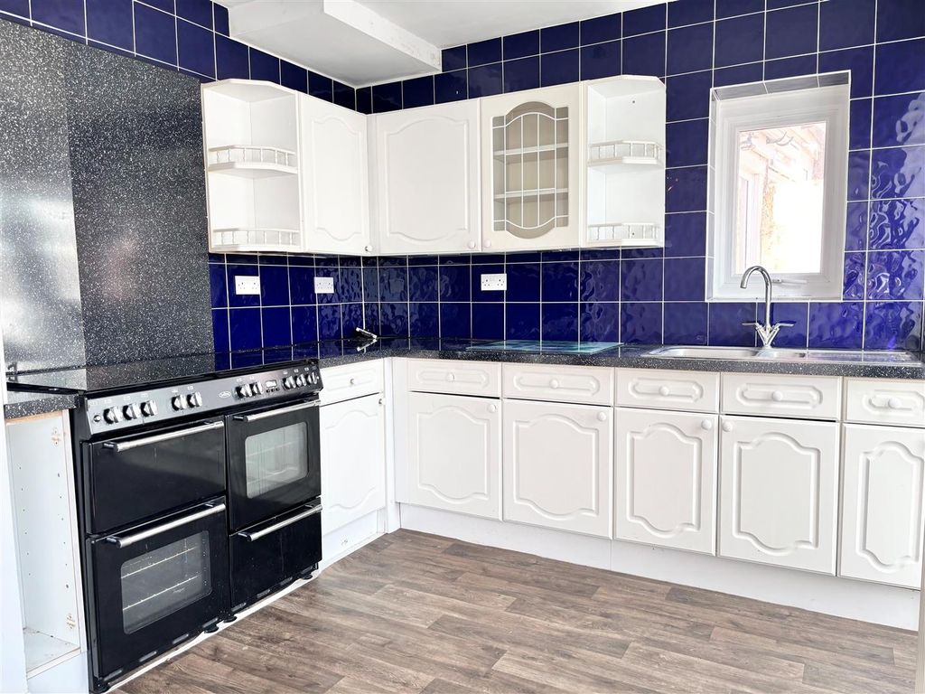 Property photo 2 of 16 Kit.Jpg