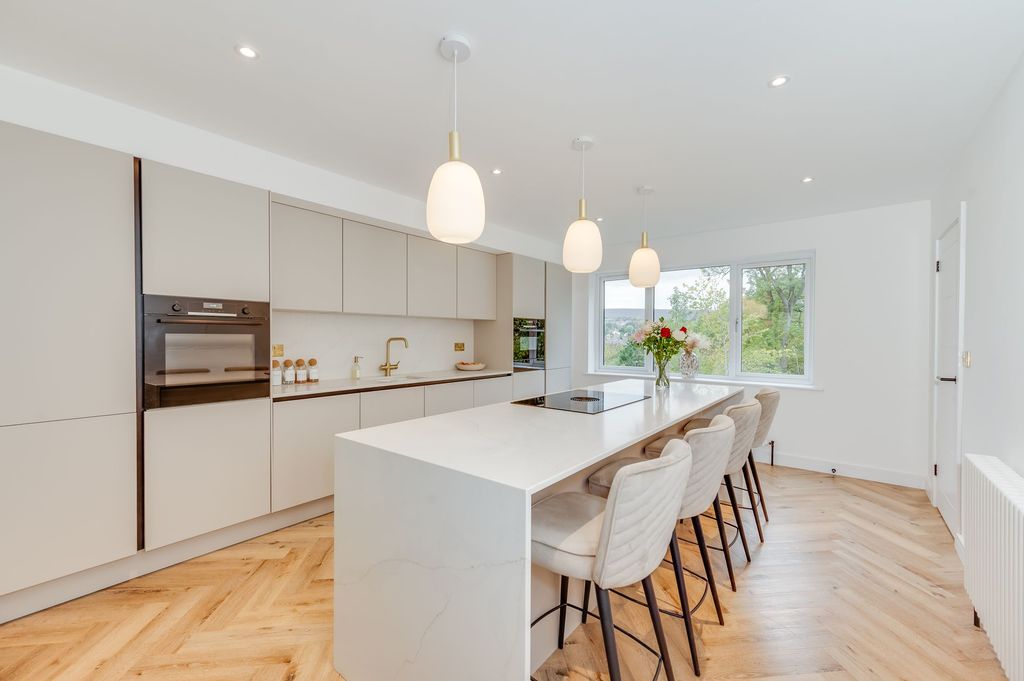 Property photo 1 of 38