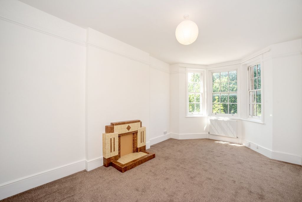 Property photo 2 of 12 Photo 1