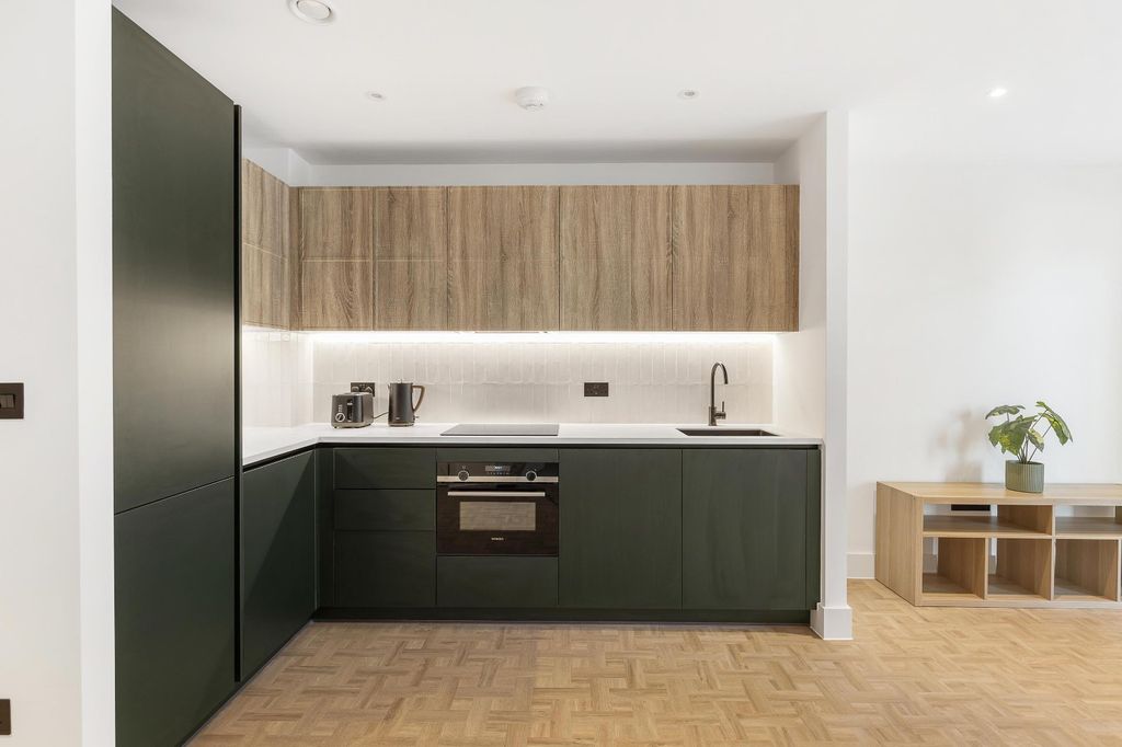 Property photo 2 of 11 Kitchen
