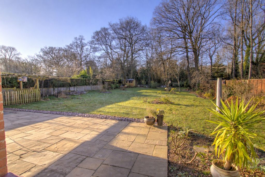 Property photo 2 of 27